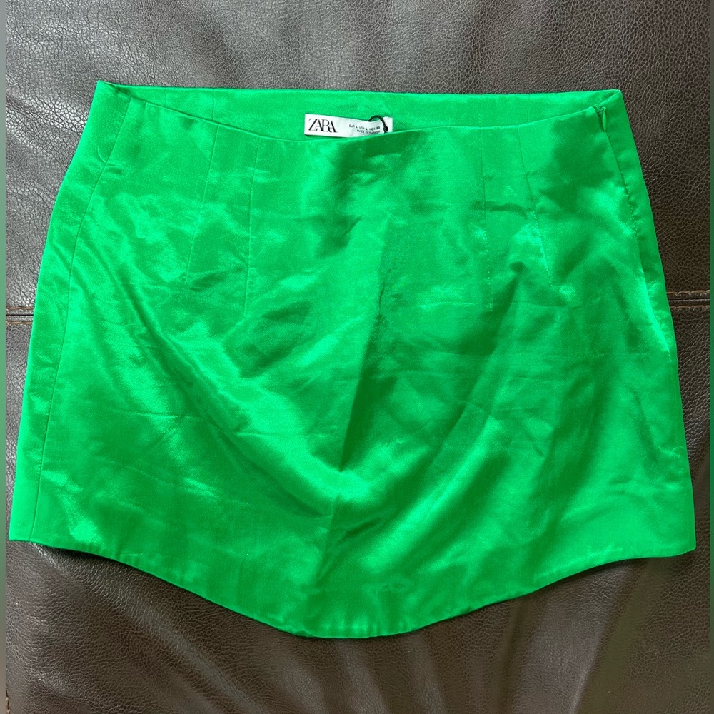 Zara high waisted curved hem mini skirt